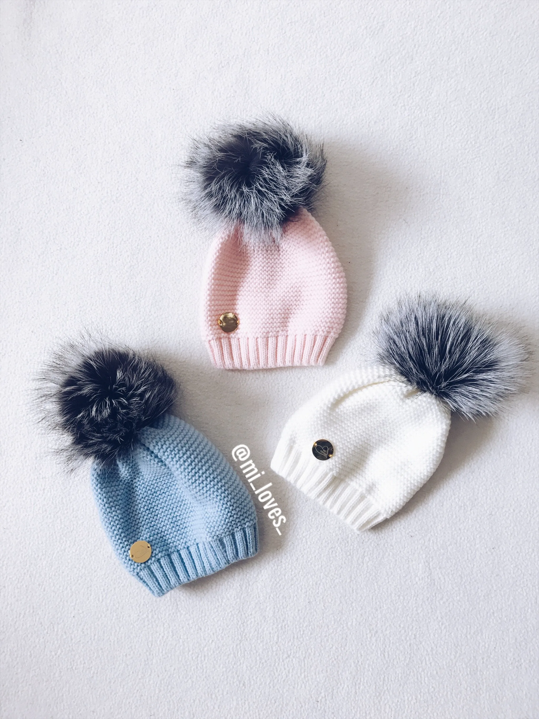 MILOVES Signature Single Pompom hat with Silver fur pompom.